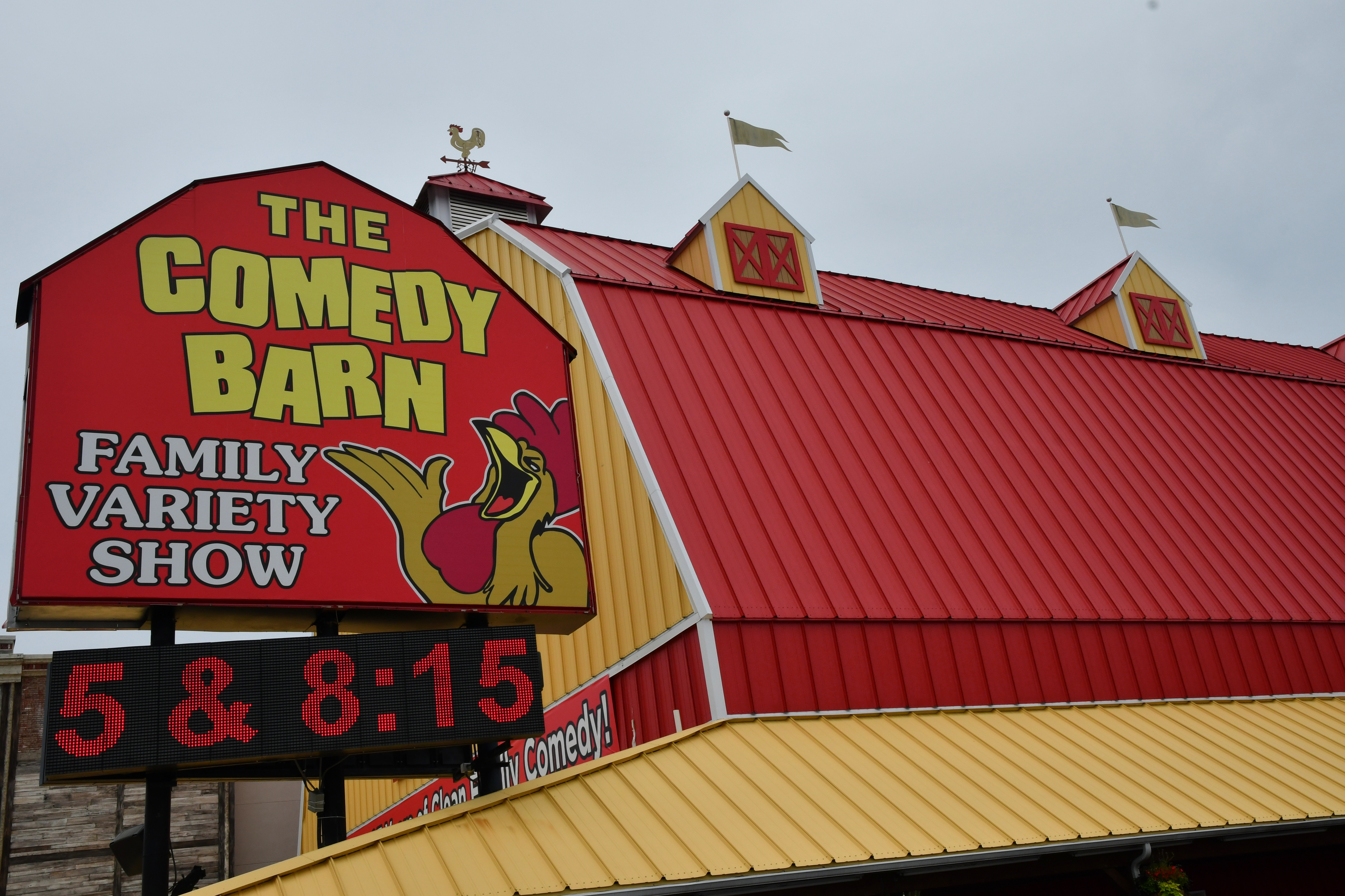 comedy-barn