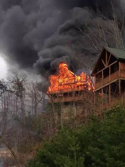 cabin on fire in pigeon forge tn