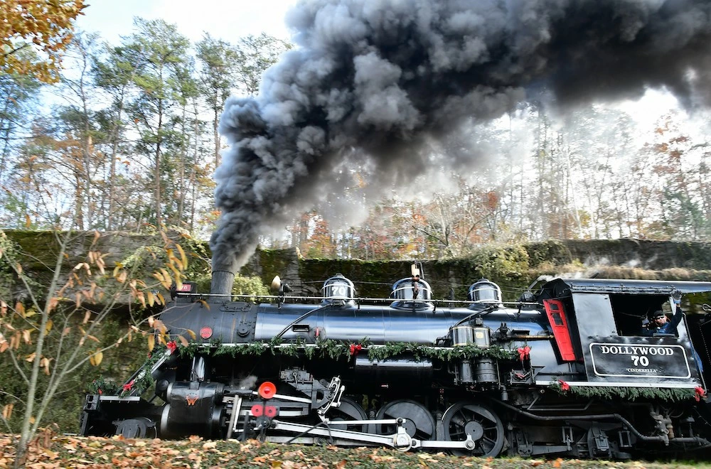 fall train ride pigeon forge