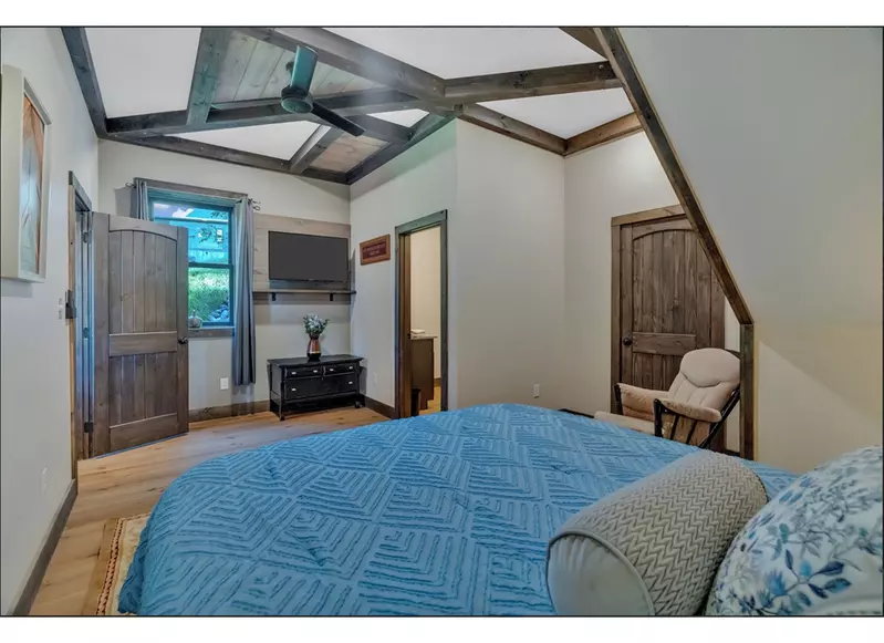 MAJESTIC ENTERTAINMENT