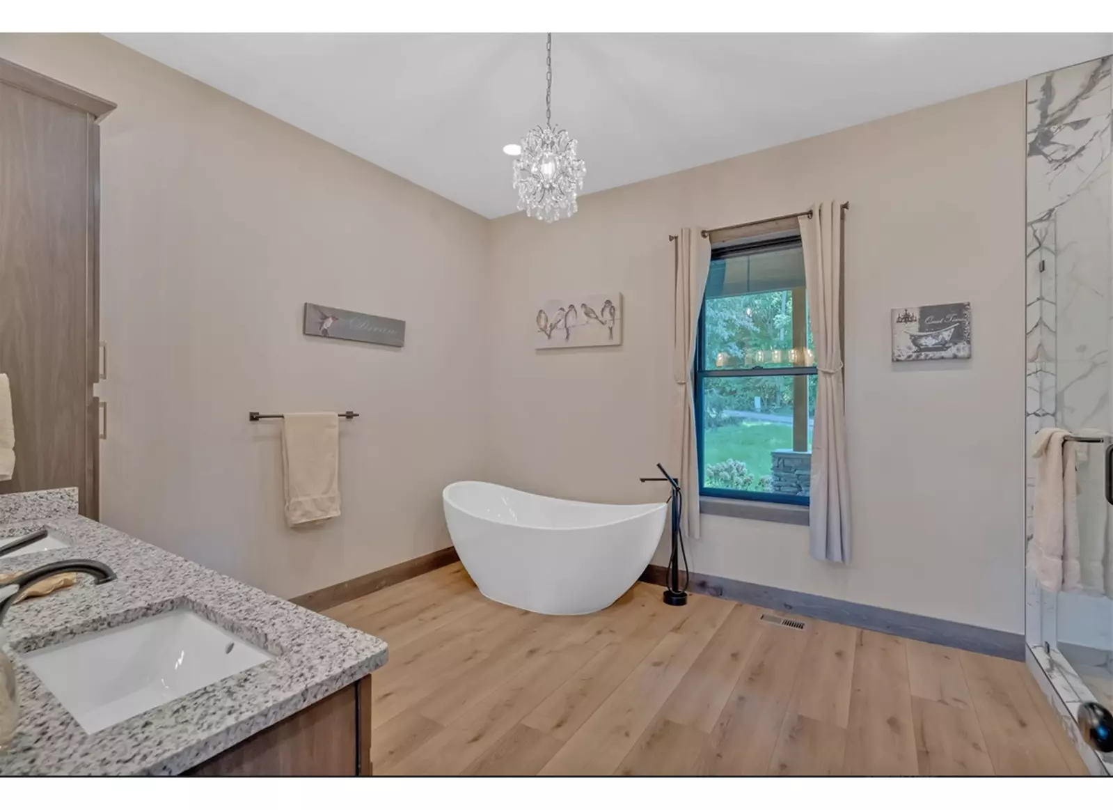 MAJESTIC ENTERTAINMENT