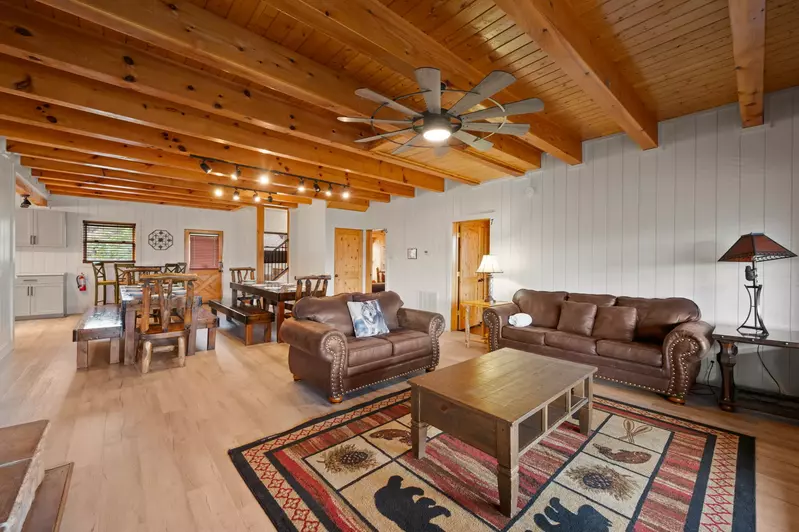 MOUNTAIN BREEZE MANOR