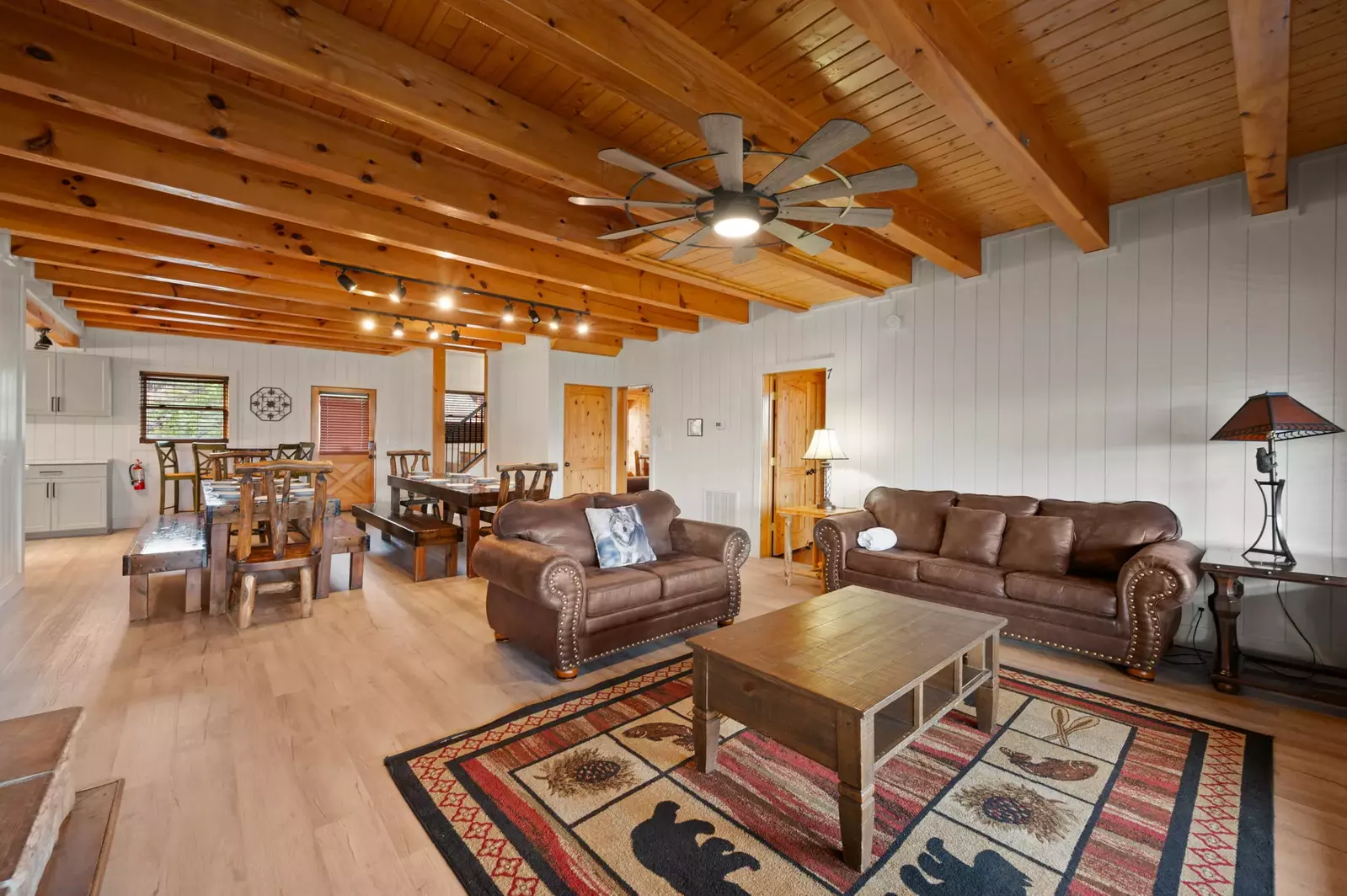 MOUNTAIN BREEZE MANOR