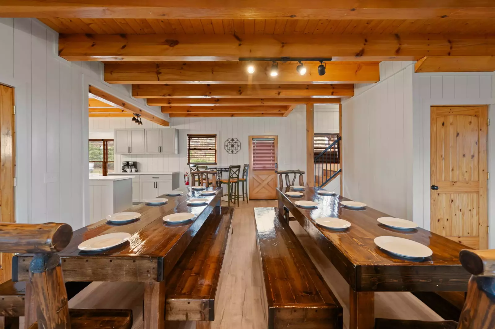 MOUNTAIN BREEZE MANOR