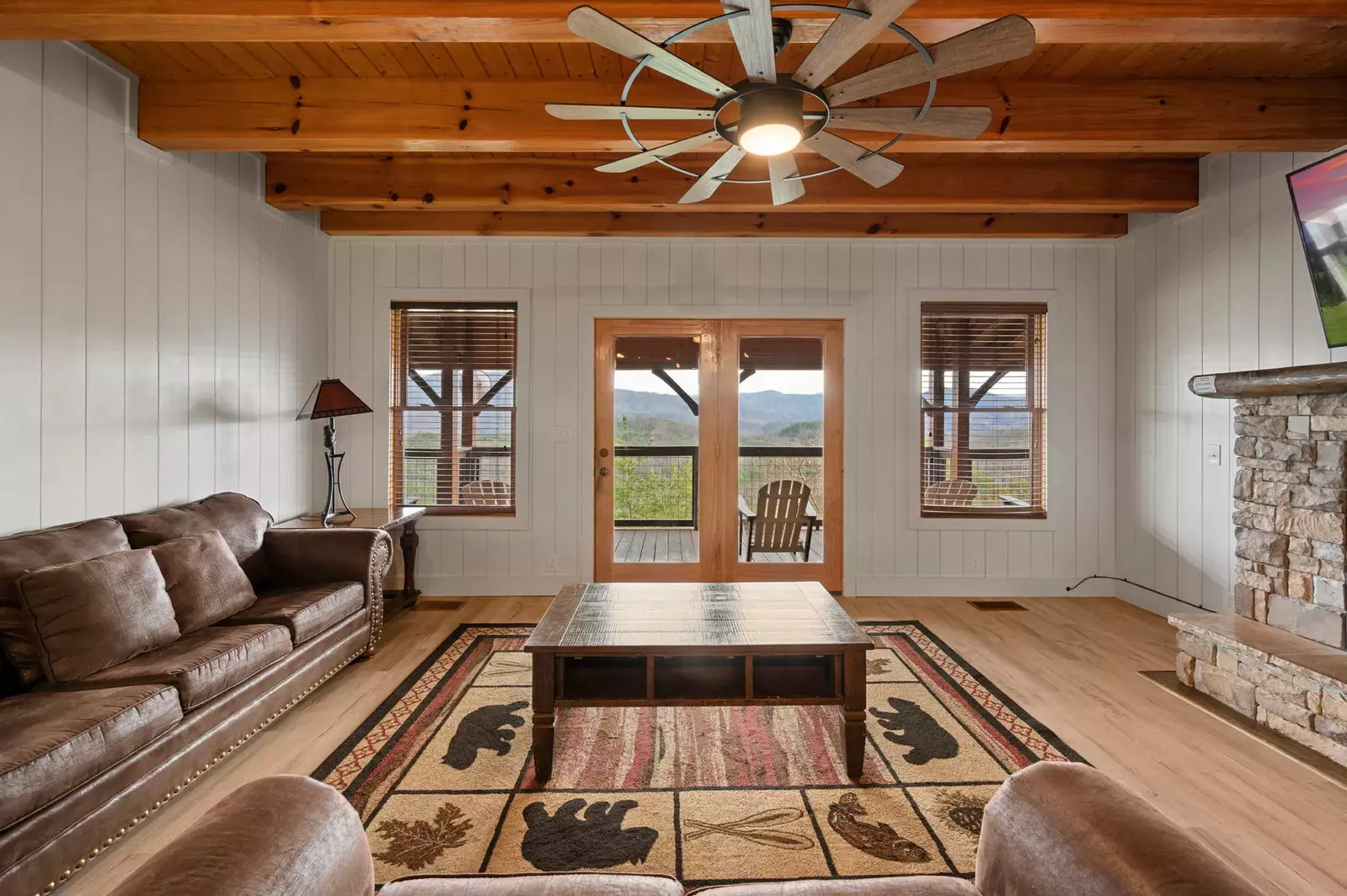 MOUNTAIN BREEZE MANOR