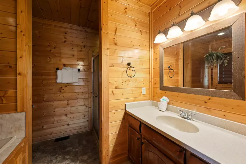 MOUNTAIN BREEZE MANOR