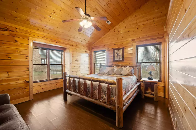 MOUNTAIN BREEZE MANOR