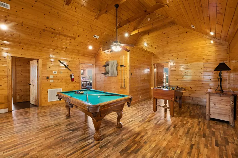 MOUNTAIN BREEZE MANOR