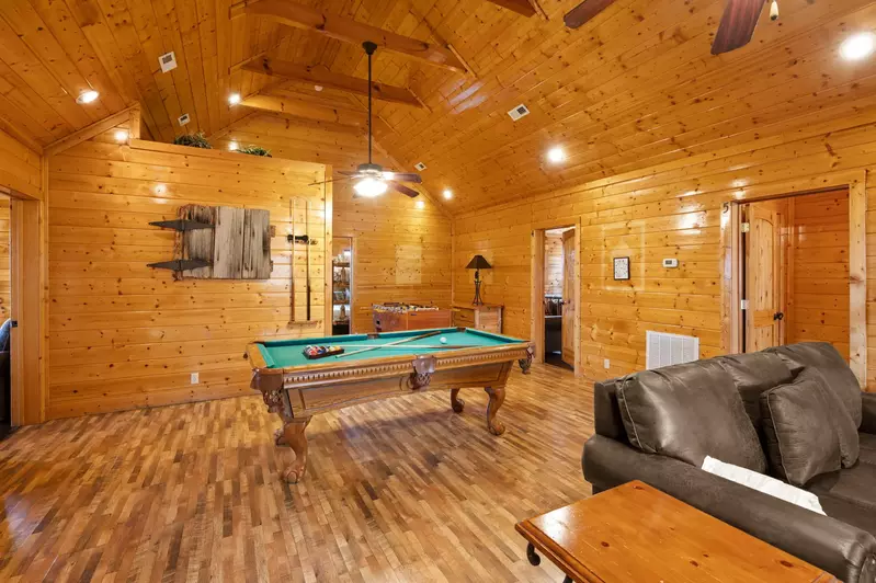 MOUNTAIN BREEZE MANOR