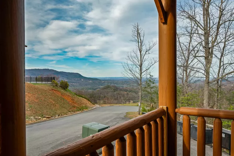 MOUNTAIN BREEZE MANOR