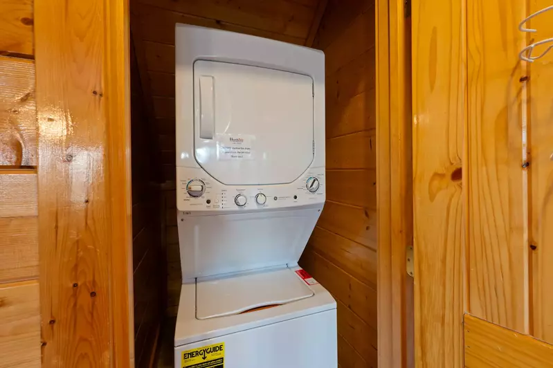 MOUNTAIN BREEZE MANOR