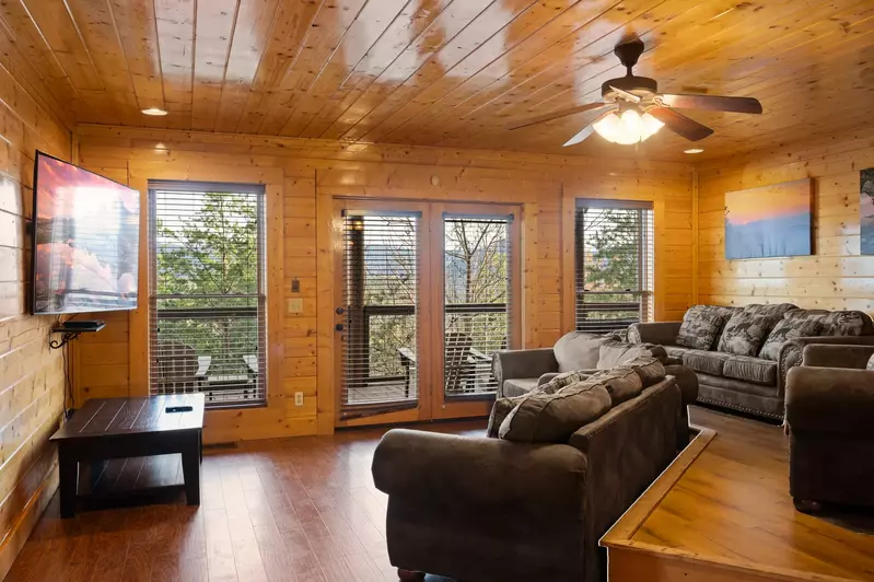 MOUNTAIN BREEZE MANOR