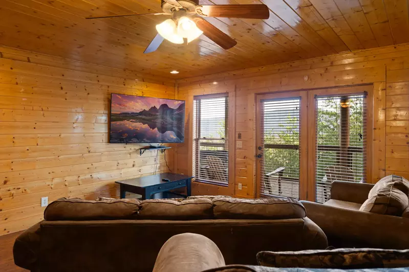 MOUNTAIN BREEZE MANOR