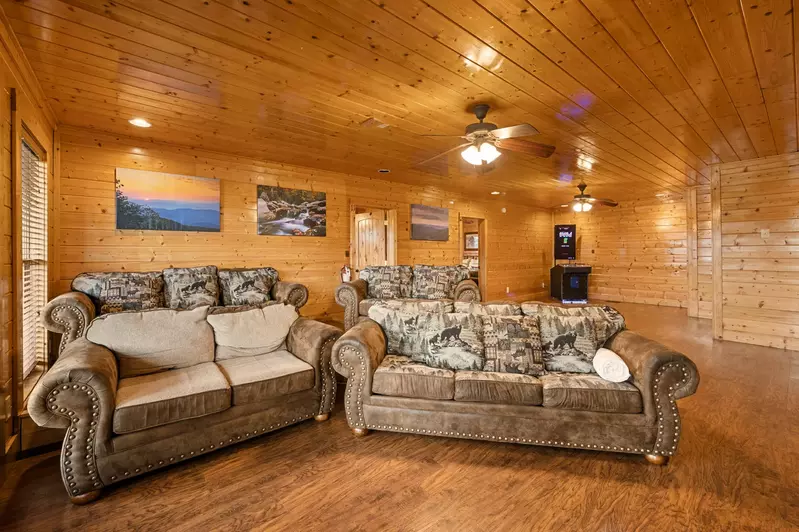 MOUNTAIN BREEZE MANOR