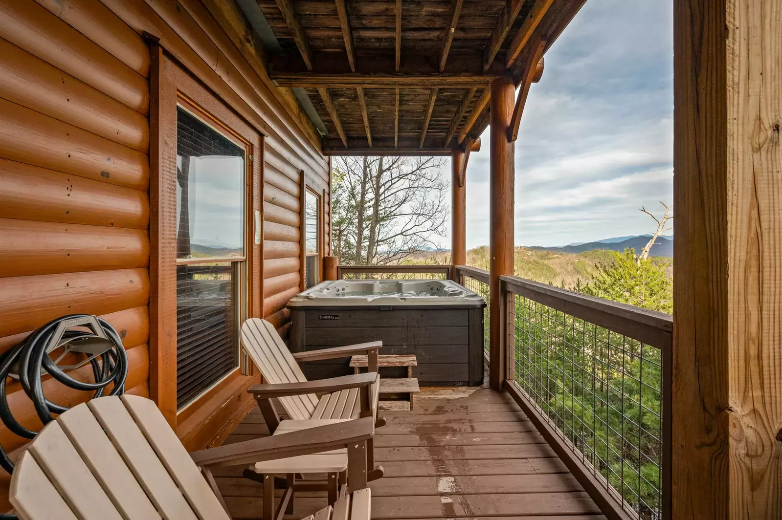 MOUNTAIN BREEZE MANOR