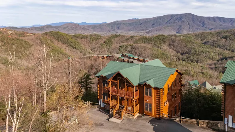 MOUNTAIN BREEZE MANOR