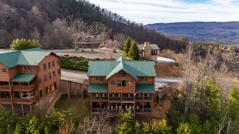 MOUNTAIN BREEZE MANOR