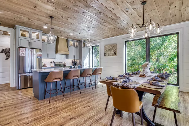 WANDERIN' BEAR LODGE