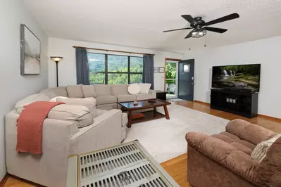 GREEN ACRES FARMHOUSE