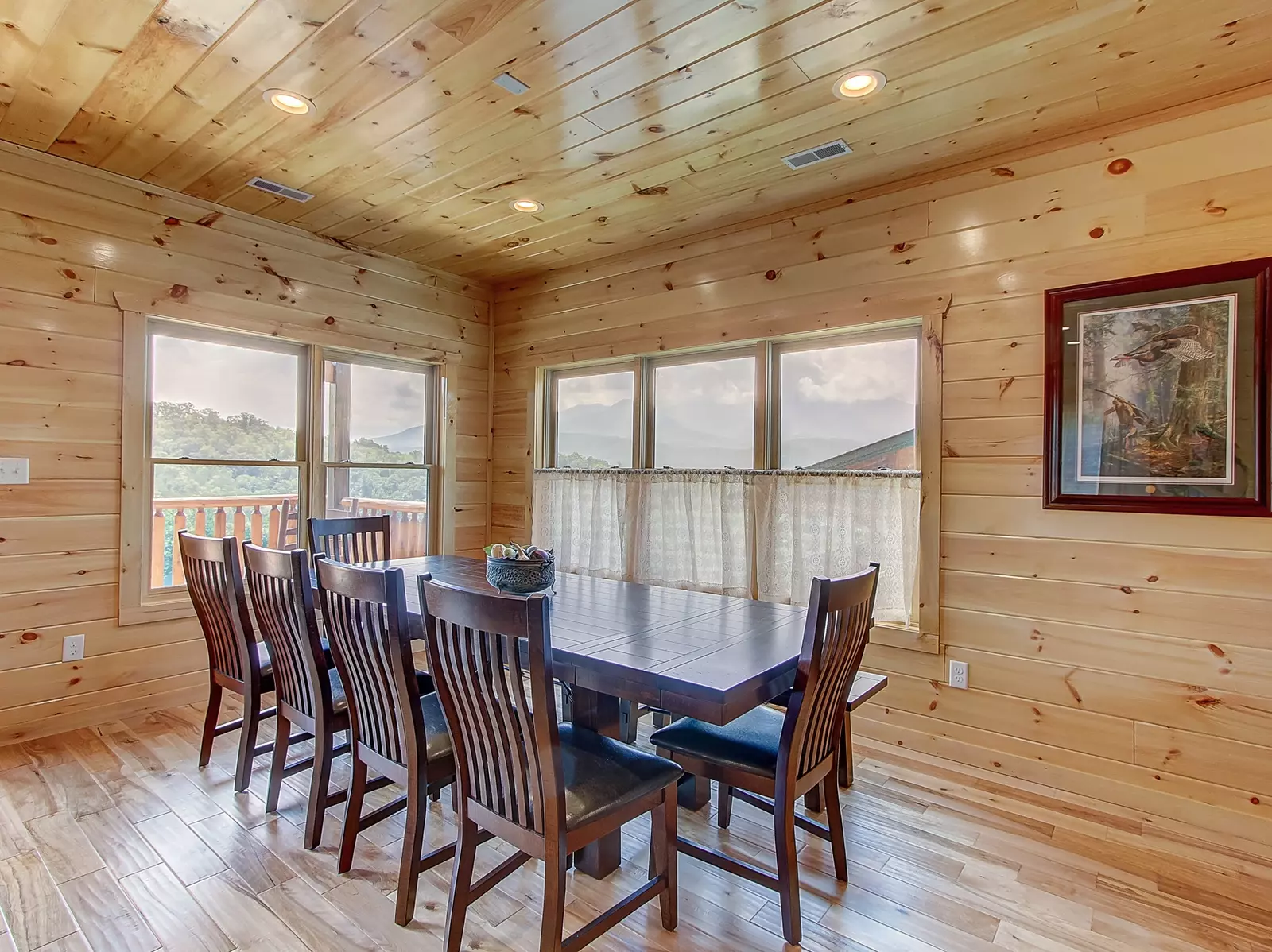 MOUNTAIN LOOKOUT LODGE