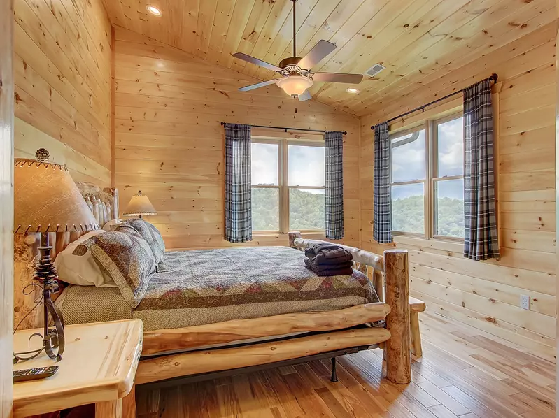 MOUNTAIN LOOKOUT LODGE