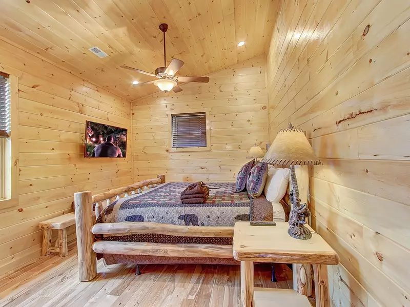 MOUNTAIN LOOKOUT LODGE