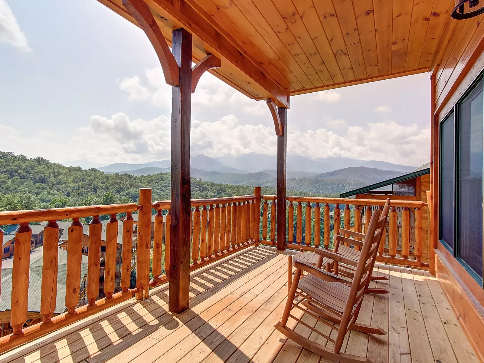 MOUNTAIN LOOKOUT LODGE