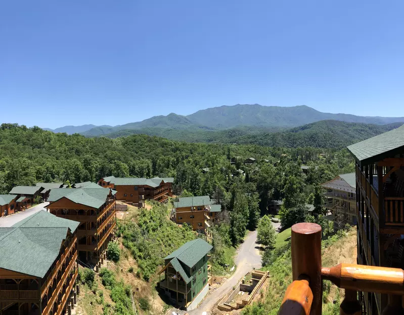 MOUNTAIN LOOKOUT LODGE